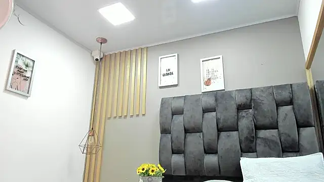 camila  herrera online show from December 5, 9:28 am