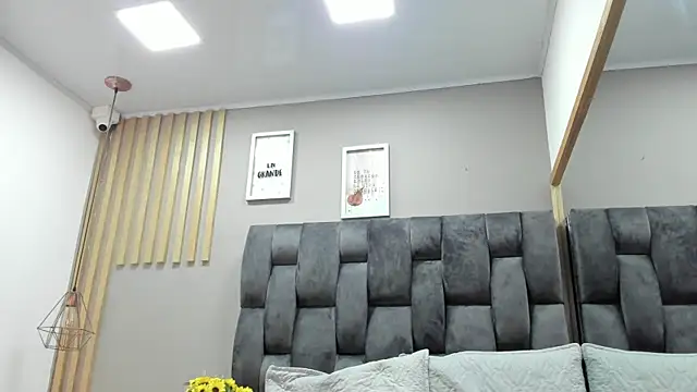 camila  herrera online show from December 13, 6:31 am