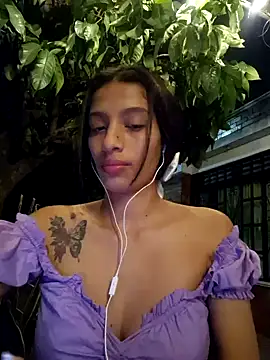 Snapshot of lily_sk chatting on December 14, 3:18 am lily sk online show from December 14, 3:18 am