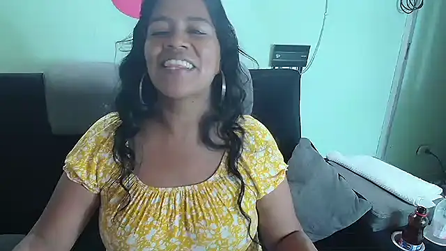 saggil23 online show from December 10, 12:49 pm