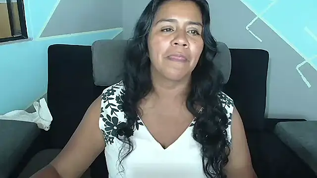 saggil23 online show from September 29, 10:14 pm