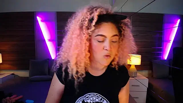 Kateryn  online show from January 20, 8:07 pm