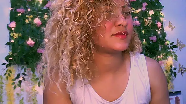 Crysrus online show from December 2, 6:43 pm