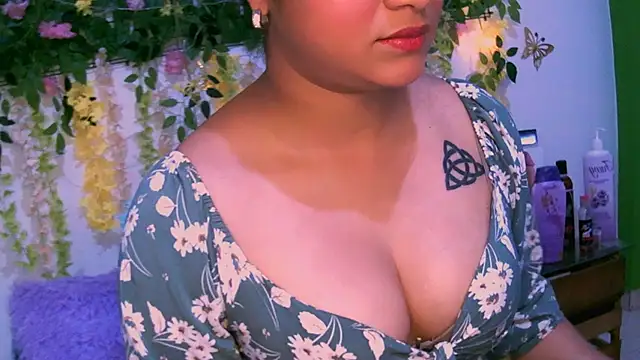 Crysrus online show from December 10, 12:17 am