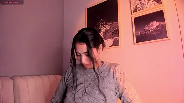 Snapshot of lara_madisson chatting on August 1, 4:34 am lara madisson online show from August 1, 4:34 am