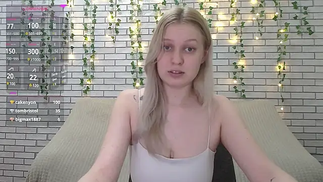 Snapshot of EmiliaDuchess chatting on February 16, 10:43 am EmiliaDuchess online show from February 16, 10:43 am