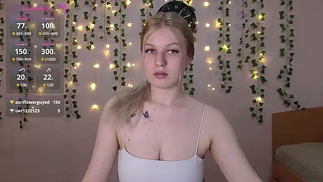 Snapshot of EmiliaDuchess chatting on March 6, 6:52 am EmiliaDuchess online show from March 6, 6:52 am
