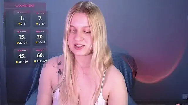 Snapshot of EmiliaDuchess chatting on May 17, 10:55 am EmiliaDuchess online show from May 17, 10:55 am