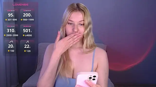 Snapshot of EmiliaDuchess chatting on June 7, 9:57 am EmiliaDuchess online show from June 7, 9:57 am
