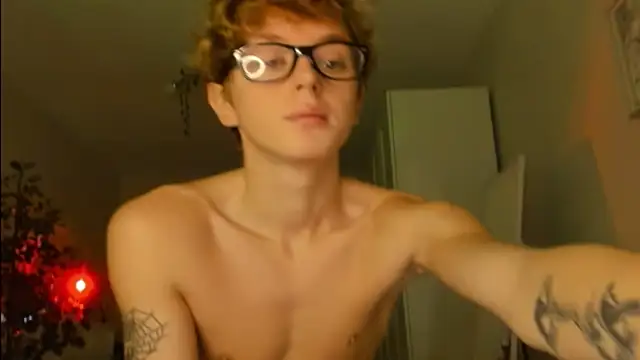 agelandreww online show from December 22, 1:41 pm