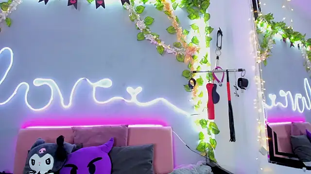 YouliteSllut2 online show from February 12, 9:11 pm