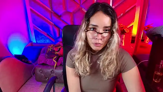 Olivia Fox69 online show from December 22, 3:58 am