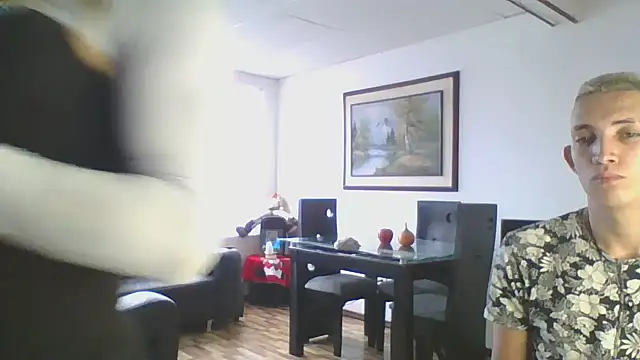 parejacaliente20154 online show from December 18, 7:52 pm