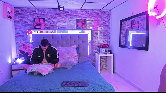 parejacaliente20154 online show from June 25, 10:09 am