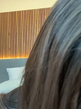 EmiilyAdams  online show from January 20, 7:57 pm