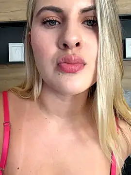 EmiilyAdams  online show from December 21, 9:33 pm