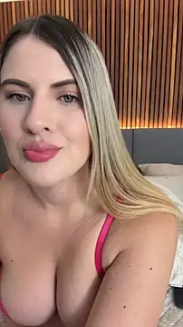 Snapshot of EmiilyAdams_ chatting on May 6, 8:58 pm EmiilyAdams online show from May 6, 8:58 pm