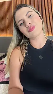 Snapshot of EmiilyAdams_ chatting on June 10, 10:08 pm EmiilyAdams online show from June 10, 10:08 pm