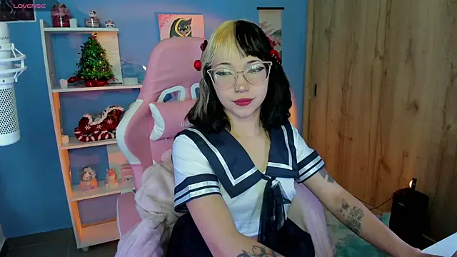 Snapshot of Artic_love chatting on January 28, 7:11 am Artic love online show from January 28, 7:11 am