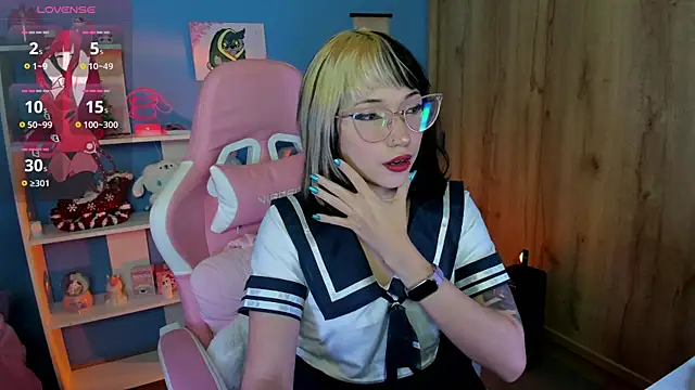 Snapshot of Artic_love chatting on February 6, 6:29 am Artic love online show from February 6, 6:29 am