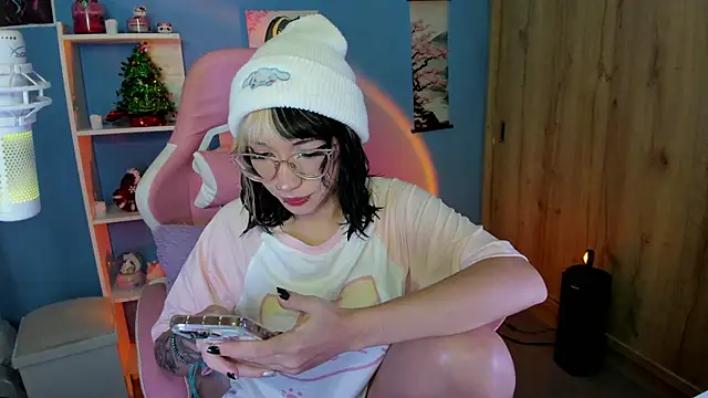 Snapshot of Artic_love chatting on March 4, 7:08 am Artic love online show from March 4, 7:08 am