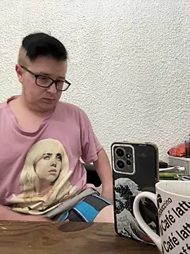 bisexualboy05 online show from September 25, 8:23 pm