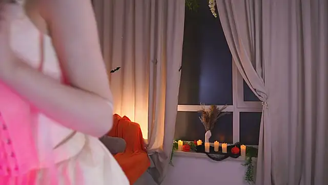 CindyGarrison online show from October 31, 1:39 am