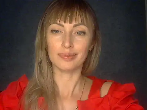 Snapshot of EffectMaya chatting on February 13, 7:43 pm EffectMaya online show from February 13, 7:43 pm