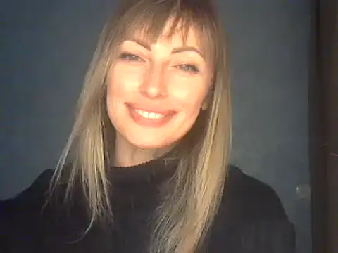 Snapshot of EffectMaya chatting on February 27, 7:36 pm EffectMaya online show from February 27, 7:36 pm