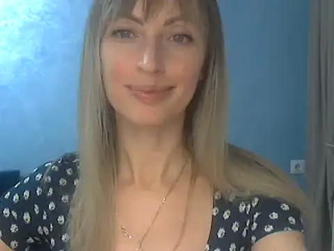 Snapshot of EffectMaya chatting on March 12, 6:03 pm EffectMaya online show from March 12, 6:03 pm