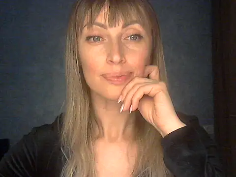 Snapshot of EffectMaya chatting on March 23, 6:01 pm EffectMaya online show from March 23, 6:01 pm