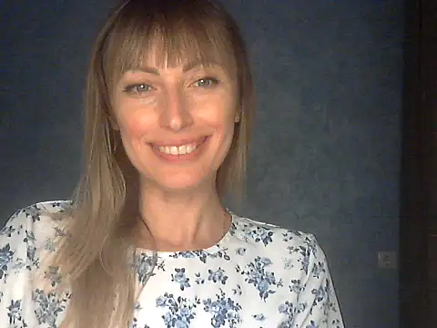 Snapshot of EffectMaya chatting on March 30, 5:25 pm EffectMaya online show from March 30, 5:25 pm