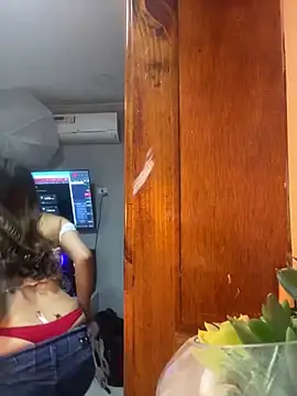 Emma-Conti online show from January 29, 1:07 pm