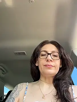 BeautifulMesss online show from June 15, 3:58 pm