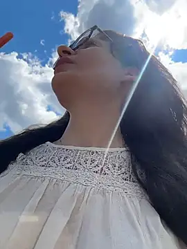 BeautifulMesss online show from July 12, 5:15 pm