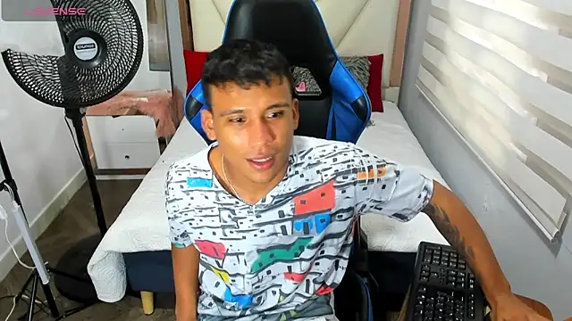 Backsex boy online show from October 24, 12:01 pm