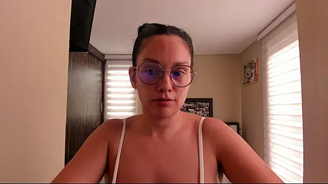 Snapshot of anabel_025 chatting on April 18, 7:18 pm anabel 025 online show from April 18, 7:18 pm