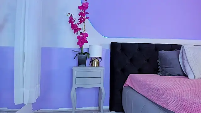 Julieta Cortes   online show from October 6, 11:51 am