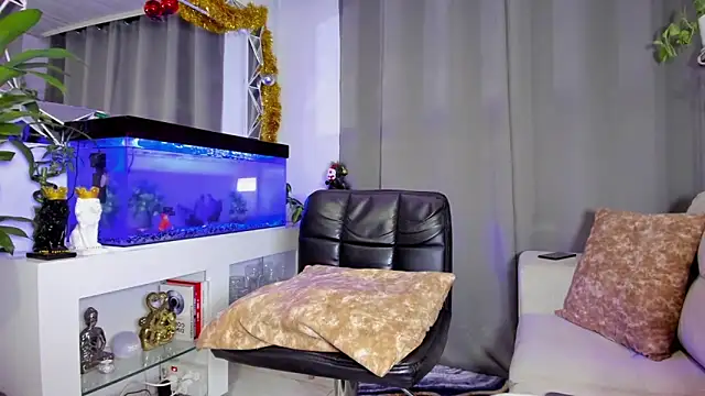 Johnnygrayson1 online show from December 5, 3:26 am