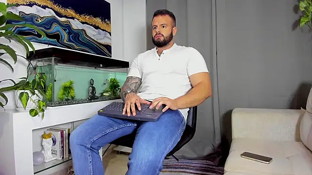 Johnnygrayson1 online show from January 24, 11:23 pm