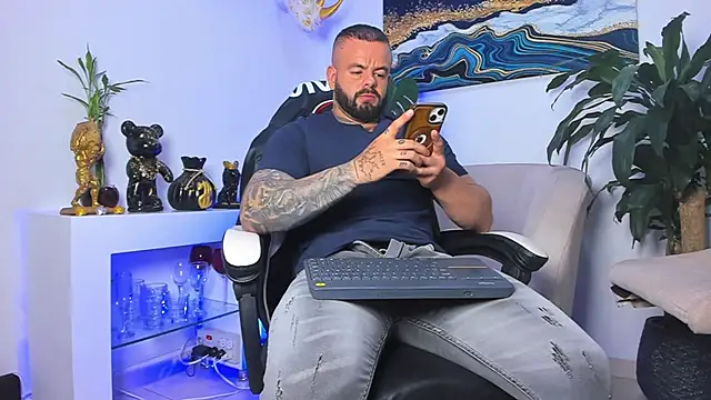 Johnnygrayson1 online show from February 20, 1:02 am