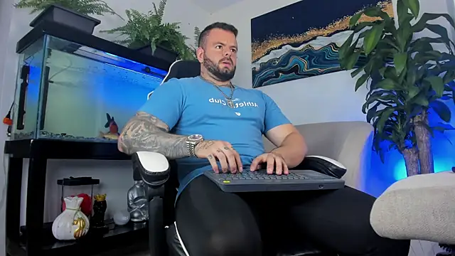 Snapshot of Johnnygrayson1 chatting on June 23, 10:30 pm Johnnygrayson1 online show from June 23, 10:30 pm