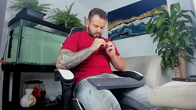 Snapshot of Johnnygrayson1 chatting on July 2, 12:10 am Johnnygrayson1 online show from July 2, 12:10 am