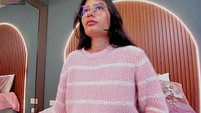 NayeCloud online show from October 17, 3:42 am