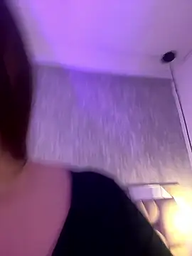 Sabrina Lennox online show from January 10, 7:15 pm