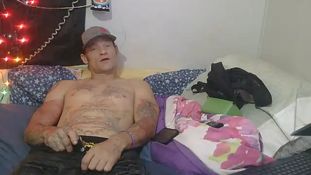 Snapshot of TheOneYouLove69 chatting on October 9, 6:44 am TheOneYouLove69 online show from October 9, 6:44 am