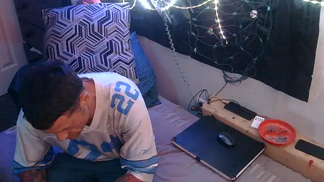 Snapshot of TheOneYouLove69 chatting on February 12, 4:24 pm TheOneYouLove69 online show from February 12, 4:24 pm