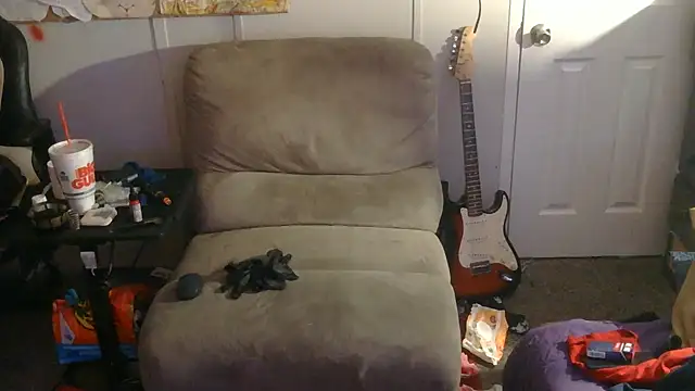 Snapshot of TheOneYouLove69 chatting on February 13, 4:30 am TheOneYouLove69 online show from February 13, 4:30 am