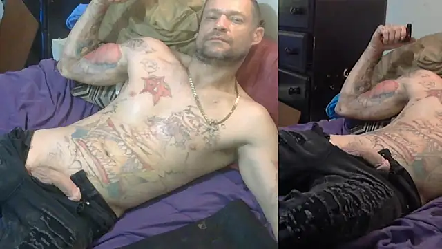 Snapshot of TheOneYouLove69 chatting on February 26, 9:08 am TheOneYouLove69 online show from February 26, 9:08 am