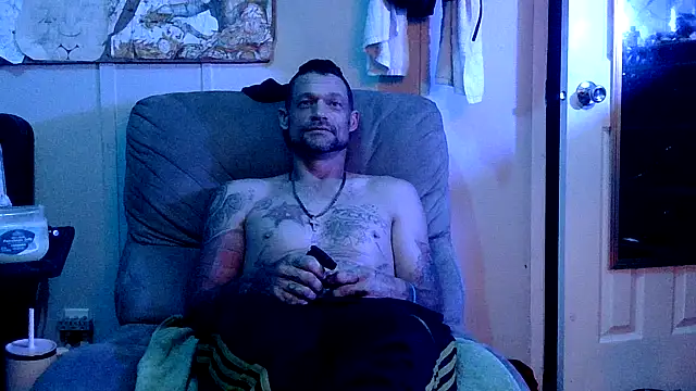 Snapshot of TheOneYouLove69 chatting on March 3, 5:24 am TheOneYouLove69 online show from March 3, 5:24 am